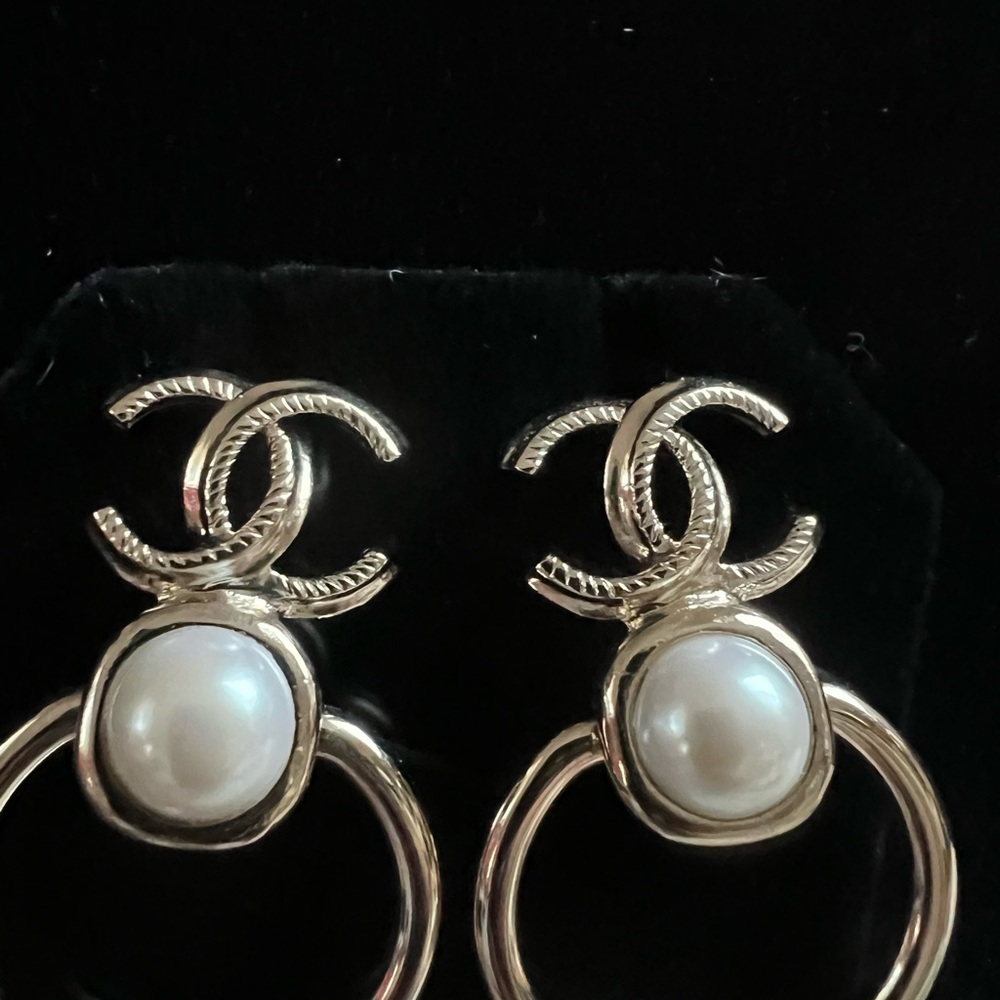 Chanel Pearl CC Drop earrings - Picture 6 of 8